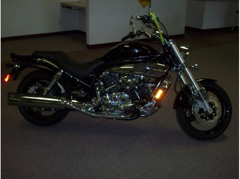 2009 hyosung gv650 / avitar 