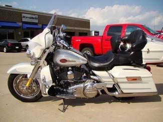 2008 White Harley Davidson FLHTCUSE3!CVO 110 Engine! White Diamond!Only 9K Mile