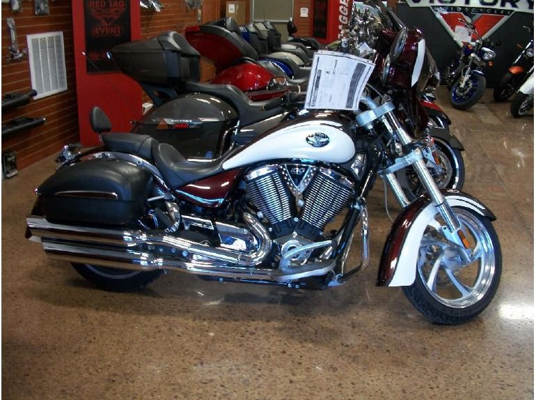 2009 victory kingpin low 