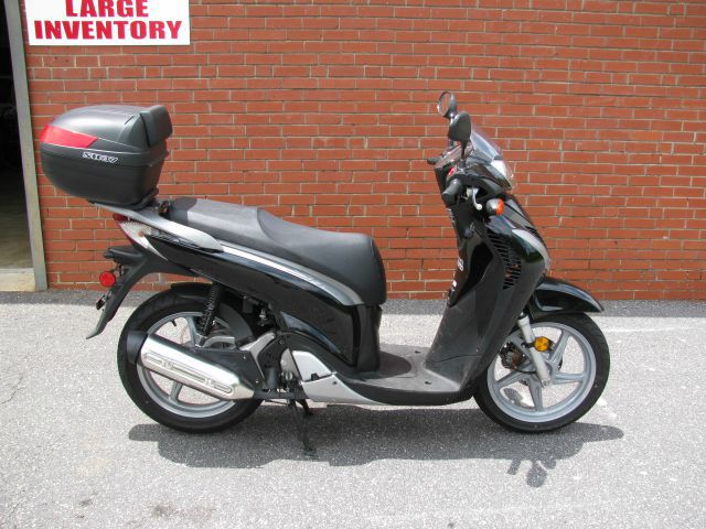 Used 2010 honda sh150 for sale.