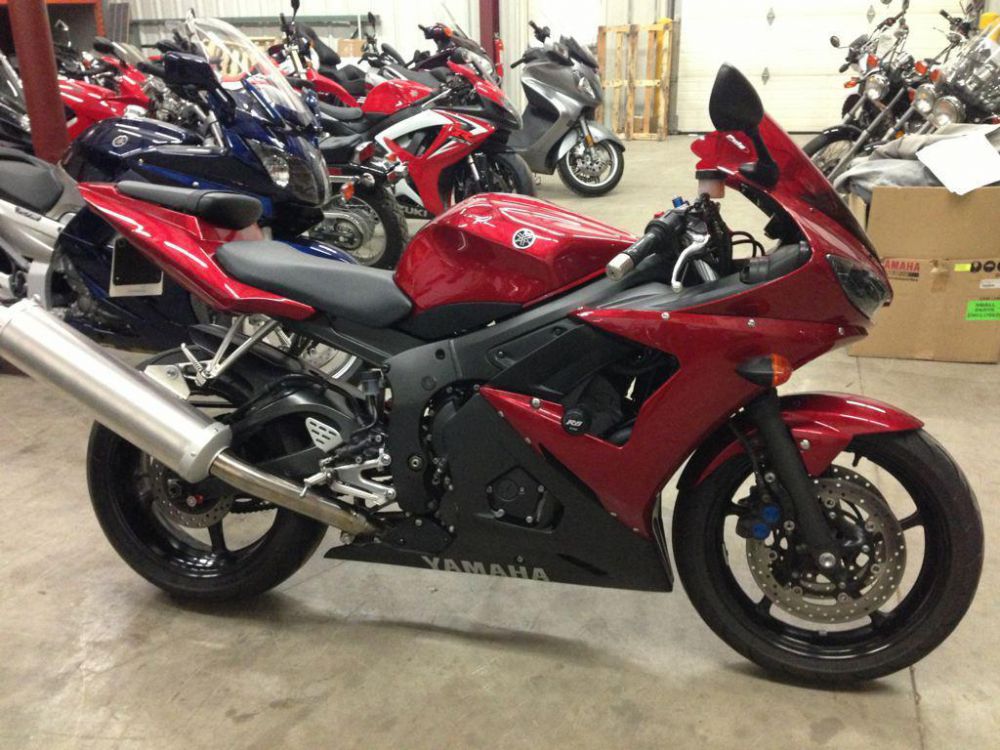 2007 Yamaha YZF-R6S Sportbike 