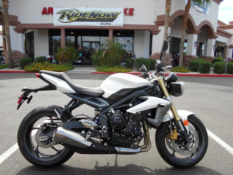 2013 triumph street triple  sportbike 