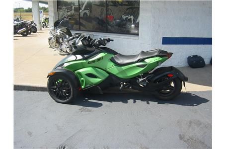 2012 can-am spyder rs se-5  sportbike 