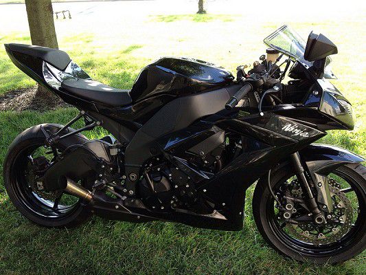 2010 Kawasaki Ninja on 2040-motos