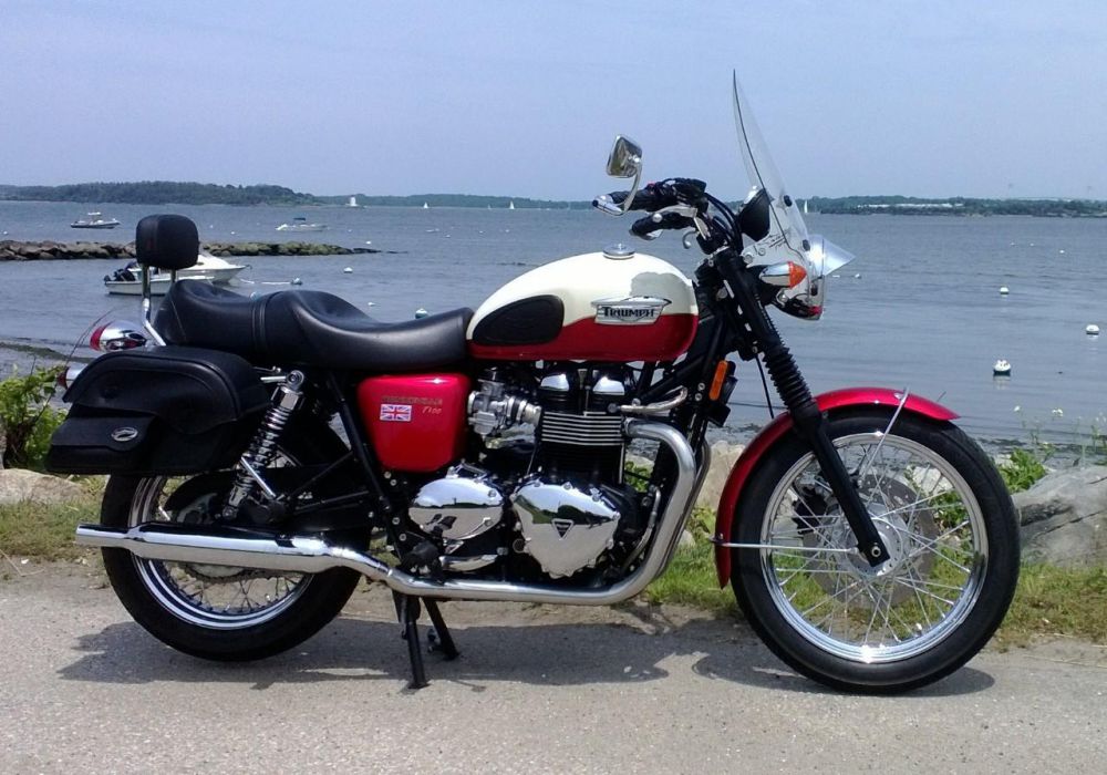 2012 Triumph Bonneville T100 - CRANBERRY RED/NEW ENGLAND WHITE Classic / Vintage 