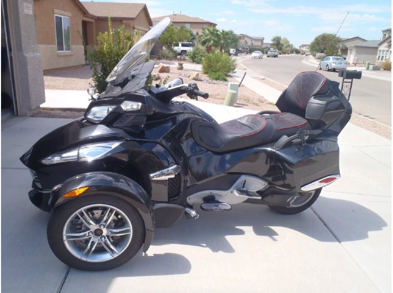 2011 can-am spyder rt-s se5 