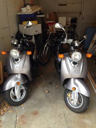 2 yamaha vino 125 cc scooters