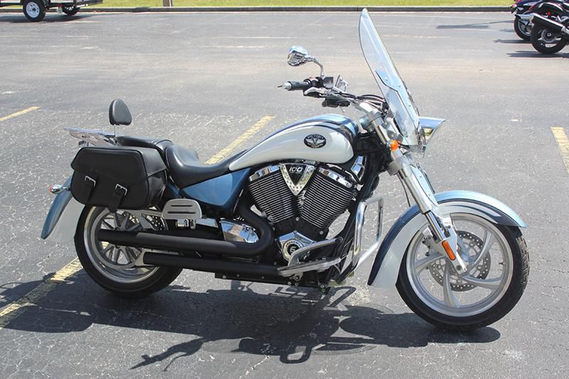 2009 victory kingpin - beautiful bike! - we finance! love motorsports