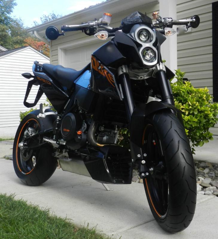 2009 ktm duke 690 brand new