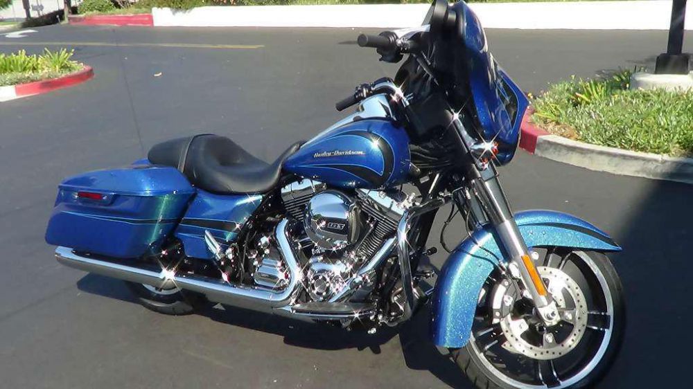 2014 Harley-Davidson FLHX Standard 