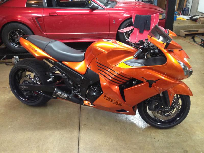 2007 kawasaki zx-14 with custom 300 tire kit and pm wheels house of kolor paint!