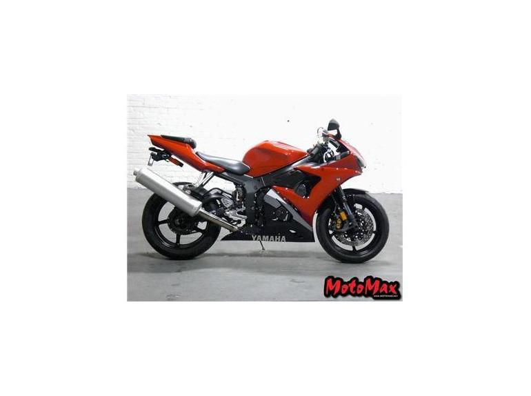 2005 Yamaha YZF-R6 Sportbike 