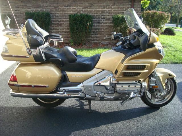 2006 Honda goldwing gl1800 comfort package heated seats and grips