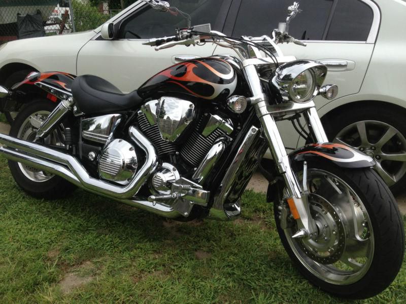 2006 honda vtx with chrome, power commander & exhaust