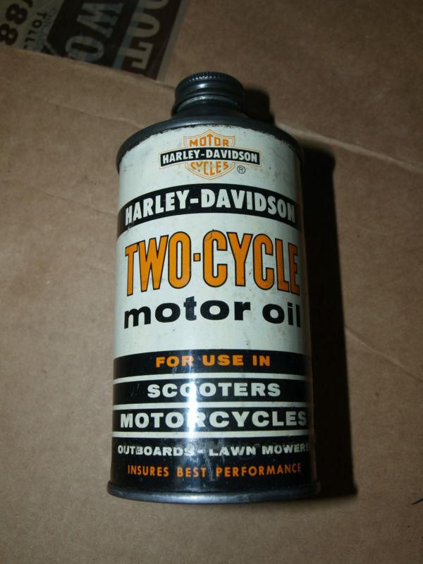 Original Harley Davidson Topper scooter Oil Bottle, fabulous condition and full!