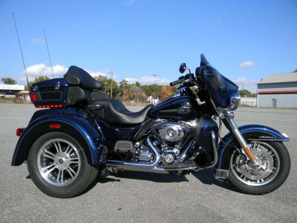 2013 harley-davidson flhtcutg tri glide ultra classic  trike 