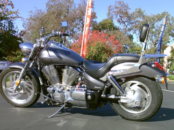 2006 honda vtx1300c v-twin cruiser motorcycle