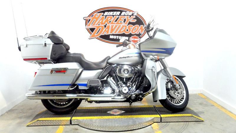 2011 harley-davidson fltru - road glide ultra  touring 