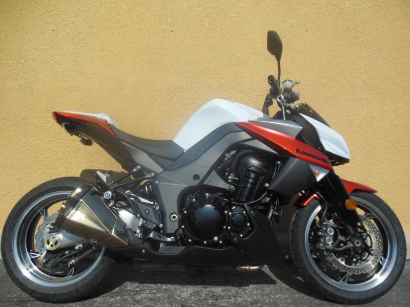 2010 Kawasaki Z1000 ONLY 2k MILES - FINANCING AVAILABLE & TRADES ACCEPTED WOW !!
