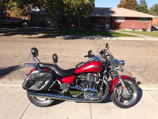 Beautiful 2010 triumph thunderbird special edition, trade