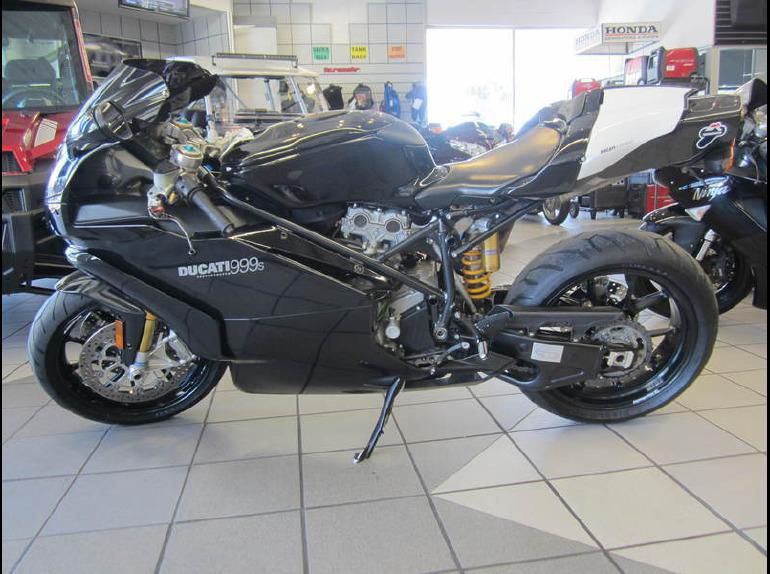 2006 ducati 999 s  sportbike 