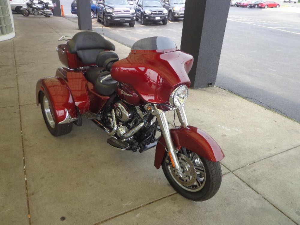 2010 harley-davidson flhxxx street glide trike  trike 