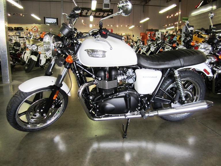 2012 Triumph BONNEVILLE Standard 