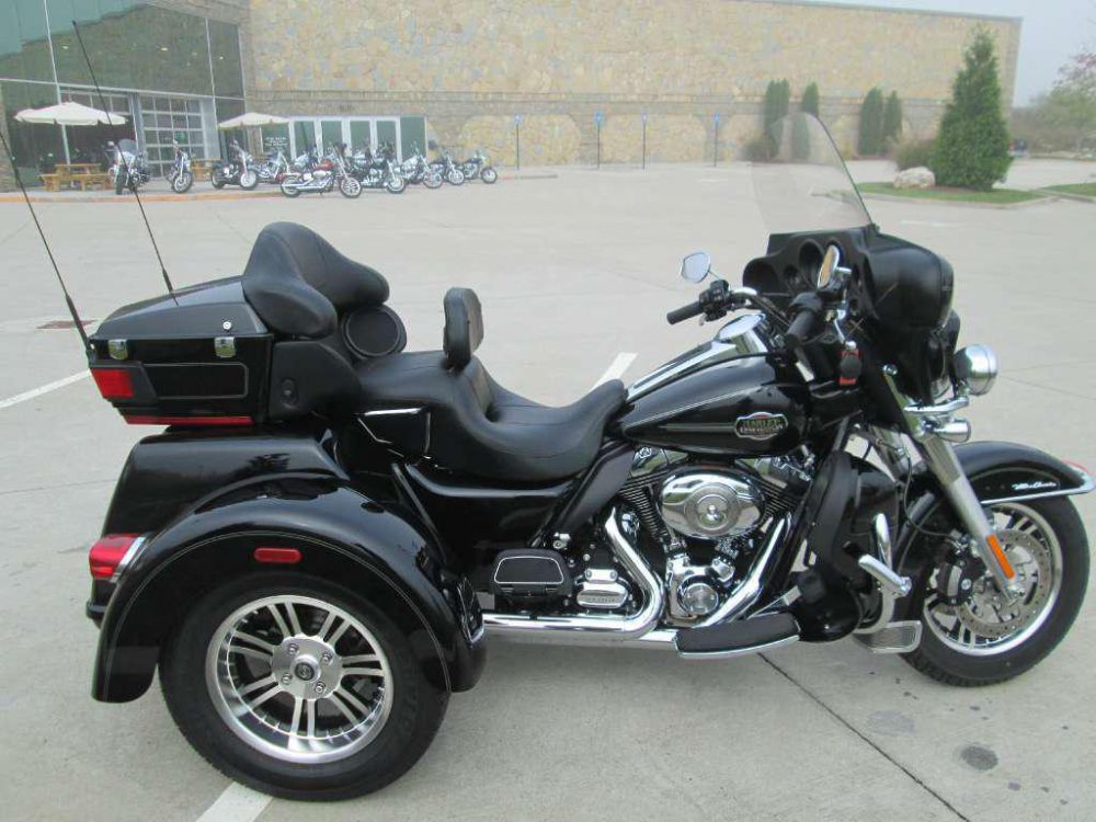 2010 Harley-Davidson FLHTCUTG Tri Glide Ultra Classic Trike 