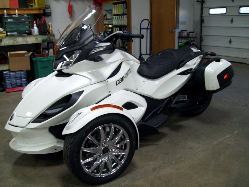 2013 can-am spyder st limited  sport touring 