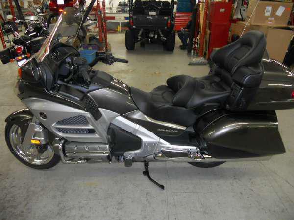 2013 honda gold wing audio comfort  touring 