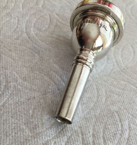 Trombone Bach Vincent Bach 61/2AL mouthpiece nice silver finish.