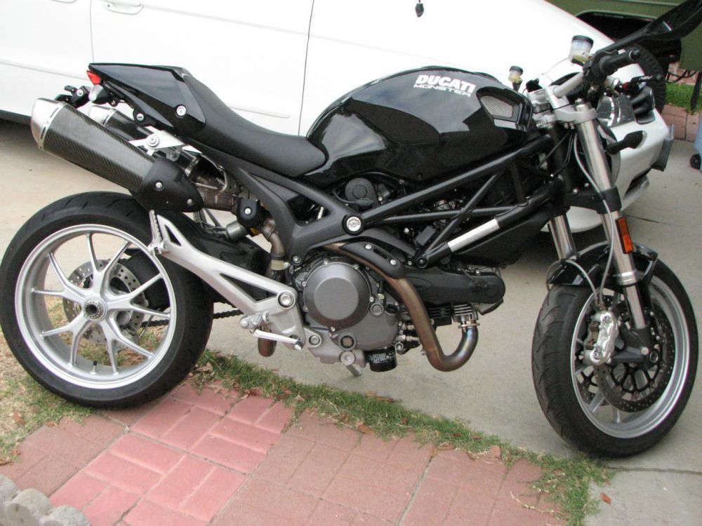 2009 Ducati Monster 1100 Standard 