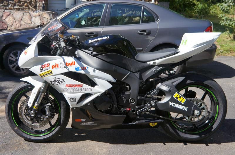 Buy 2011 Kawasaki Ninja ZX6R ZX-6R Race Bike Clean Title on 2040-motos