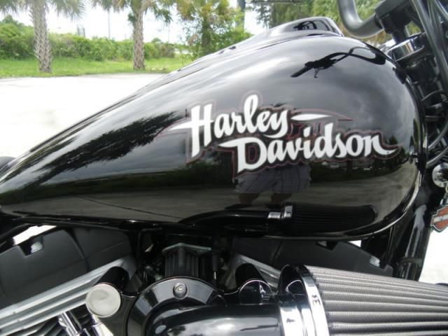 2010 - Harley-Davidson Dyna Super Glide Custom UPG