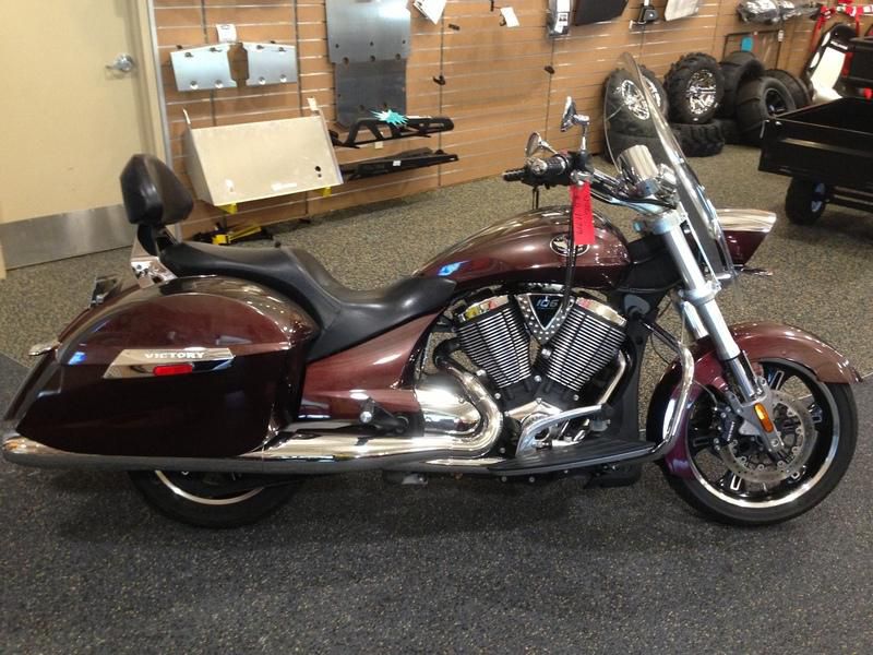 2010 victory cross roads  touring 