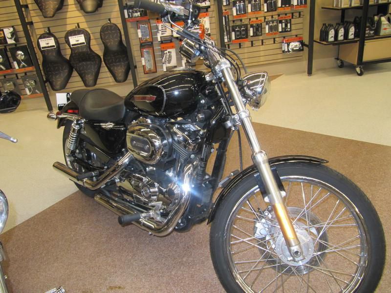 2010 Harley-Davidson XL1200C - Sportster 1200 Custom Standard 