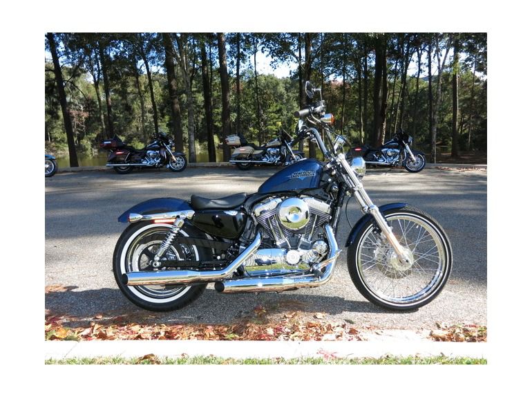 2013 Harley-Davidson XL1200V SPORTSTER SEVENTY-TWO 