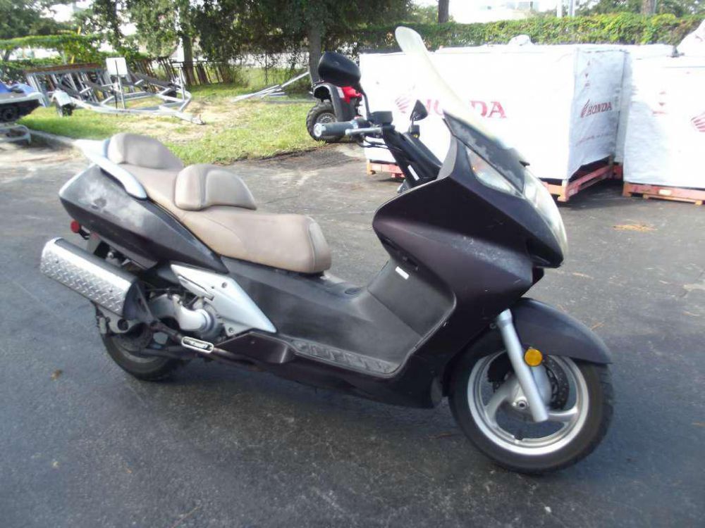 2004 honda fsc600 silver wing  scooter 