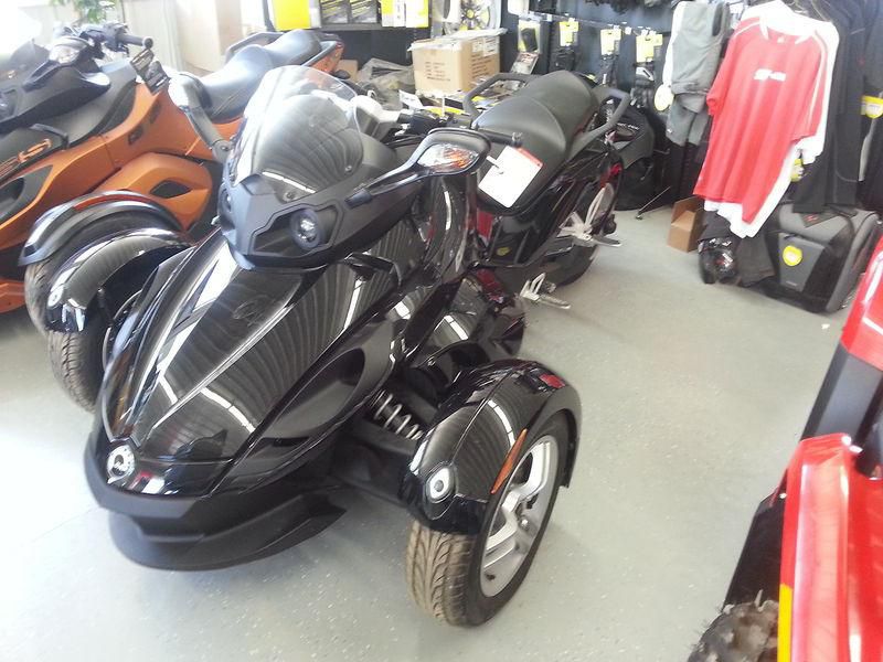 Can am spyder rs sm5 new 2012 model