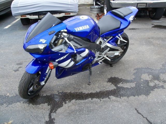 Used 2000 yamaha yzf - r1 for sale.