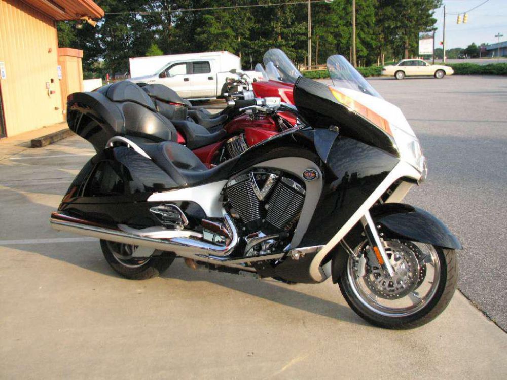 2009 Victory Vision Tour Premium Touring 