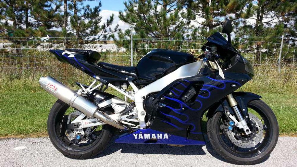 2000 Yamaha YZF-R1 Sportbike 