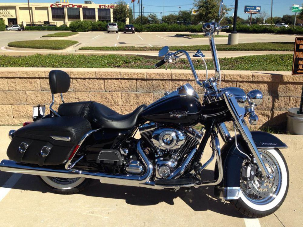 2013 Harley-Davidson FLHRC Road King Classic Touring 