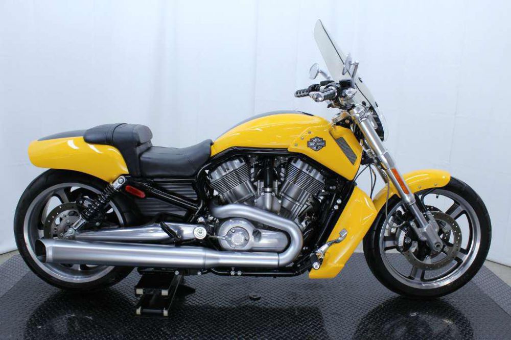 2011 harley-davidson vrscf v-rod muscle  cruiser 