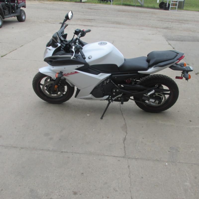 2012 yamaha fz6-r sport bike 900 miles