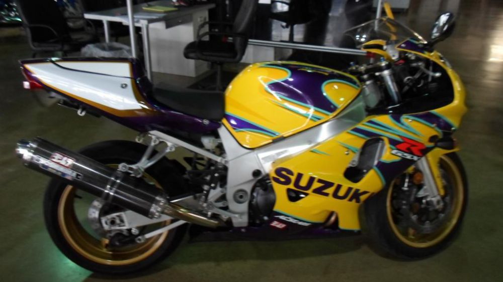 2003 suzuki gsx-r600  sportbike 