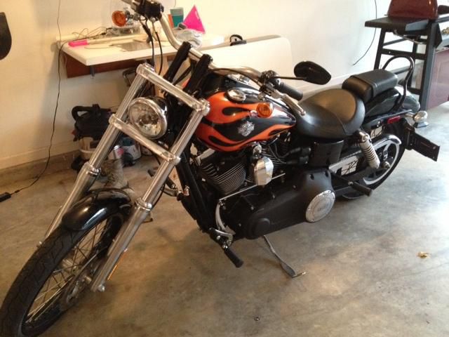 2012 harley davidson dyna wide glide like new!!