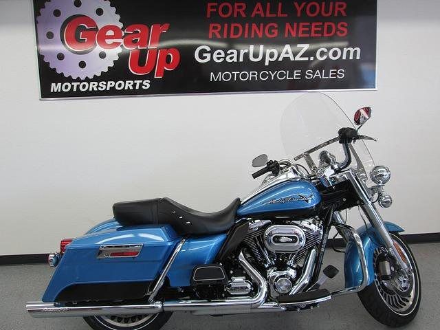 2011 blue harley davidson flhr road king w/103 cu.in.