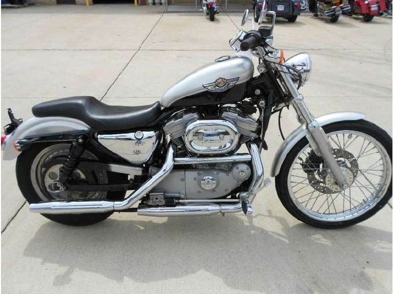 2003 Harley-Davidson XL883C - Sportster 833 Custom 