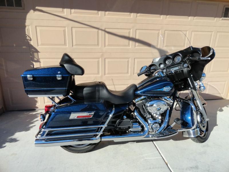 2013 electraglide classic show room condition just reduced 500.00